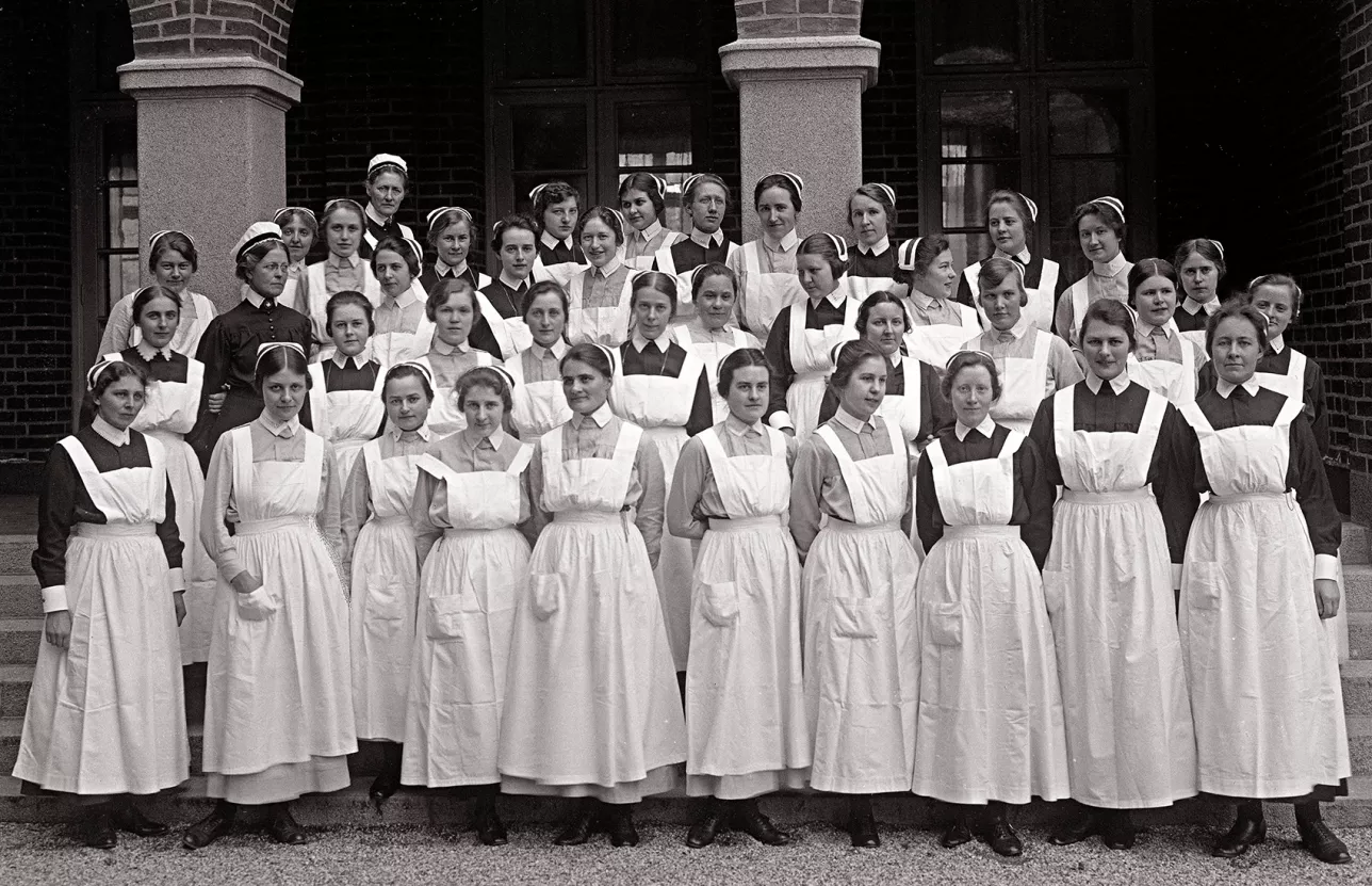 Gruppbild på sjuksköterskor 1925. Foto.